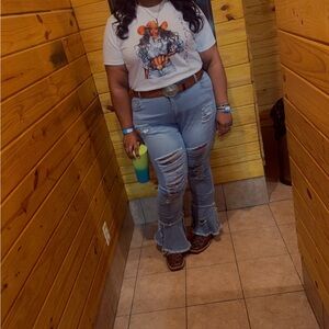 Graphic gray Short Sleeve Tee. Print can be placed on any shirt.